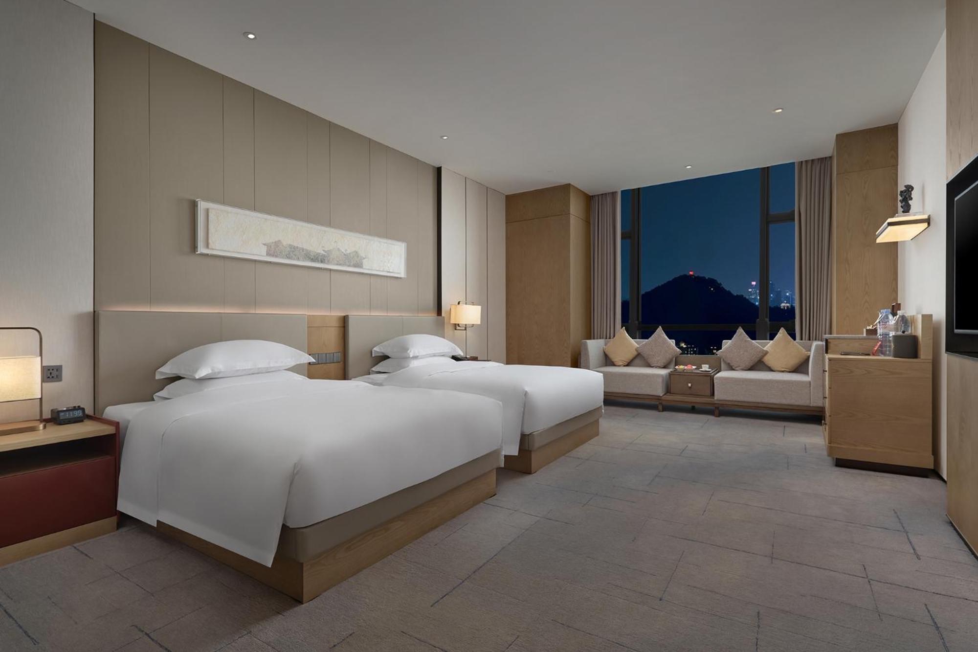 Dongguan Dongcheng International Hotel - Free Shuttle Buses For Executive Room Guests During Canton Fair المظهر الخارجي الصورة