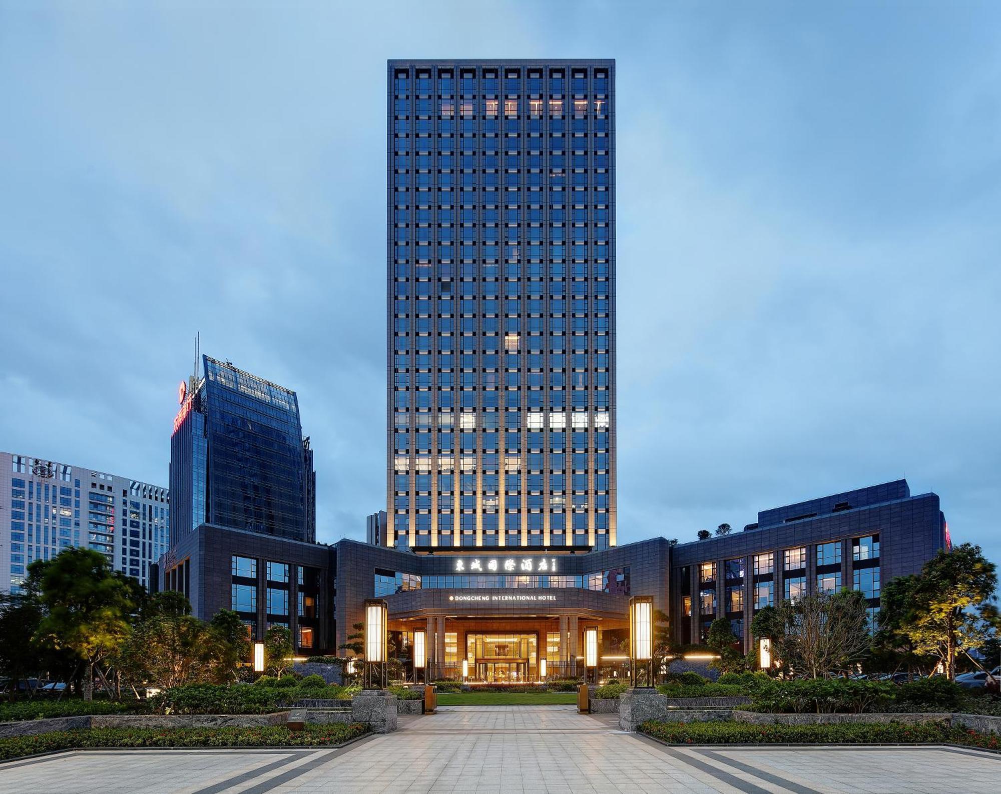 Dongguan Dongcheng International Hotel - Free Shuttle Buses For Executive Room Guests During Canton Fair المظهر الخارجي الصورة