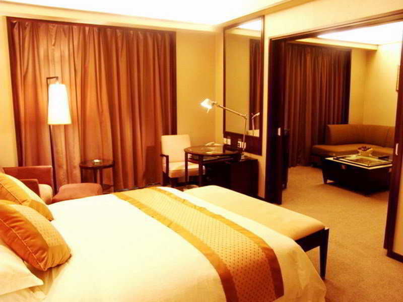 Dongguan Dongcheng International Hotel - Free Shuttle Buses For Executive Room Guests During Canton Fair المظهر الخارجي الصورة