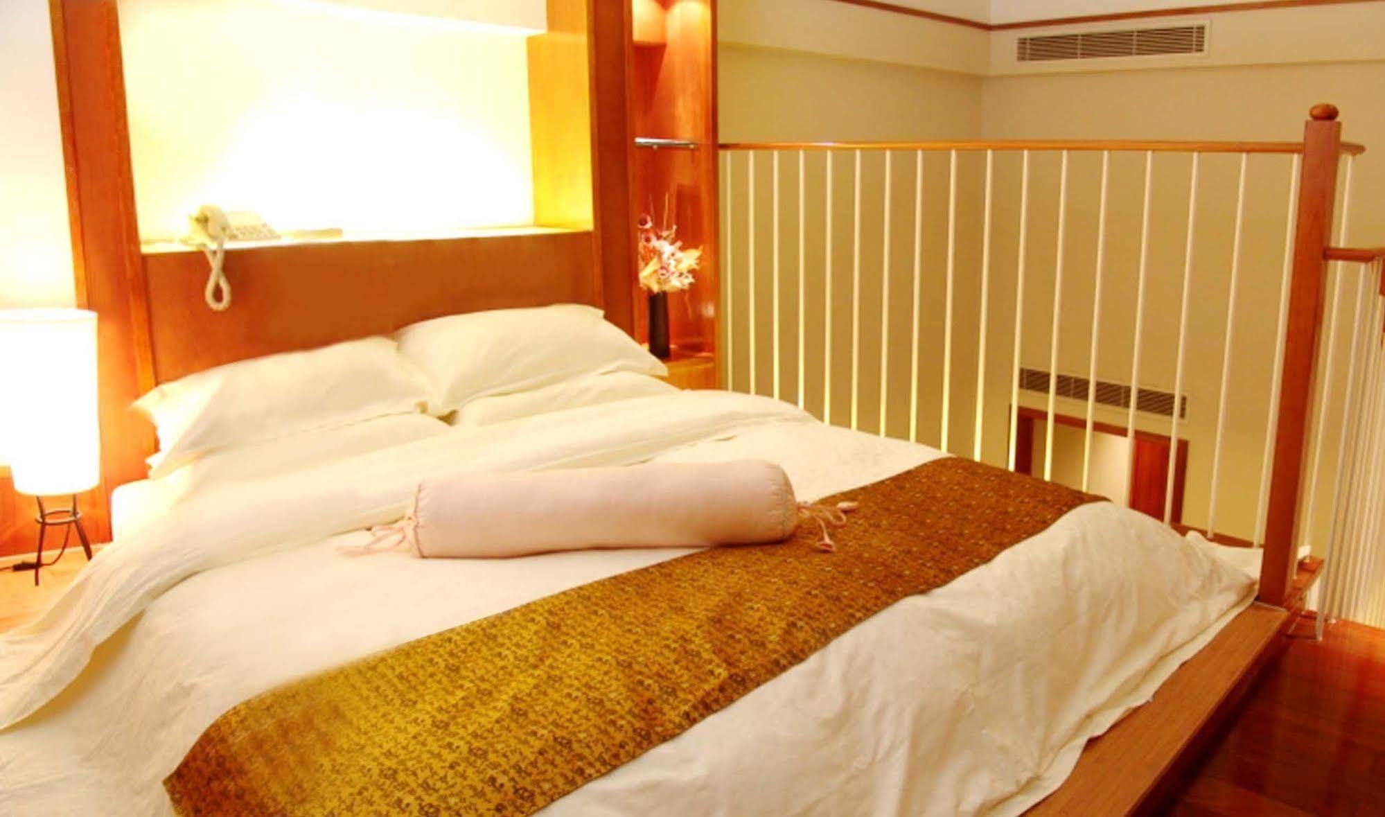 Dongguan Dongcheng International Hotel - Free Shuttle Buses For Executive Room Guests During Canton Fair المظهر الخارجي الصورة